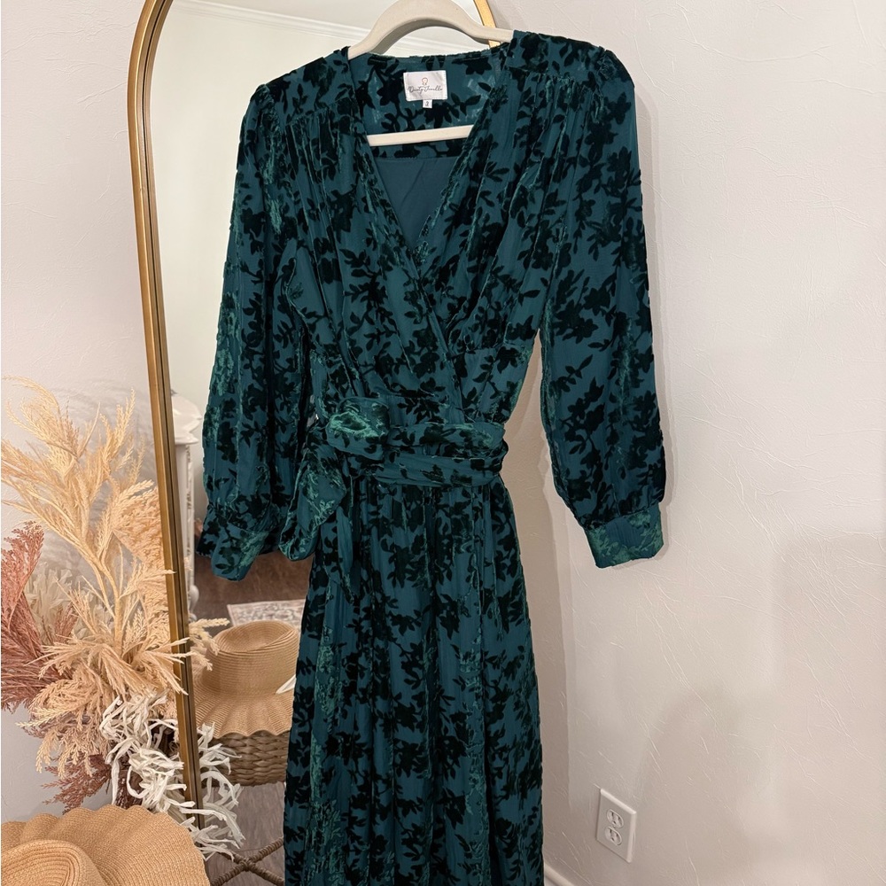 Dainty Jewell’s green burnout velvet dress, size M